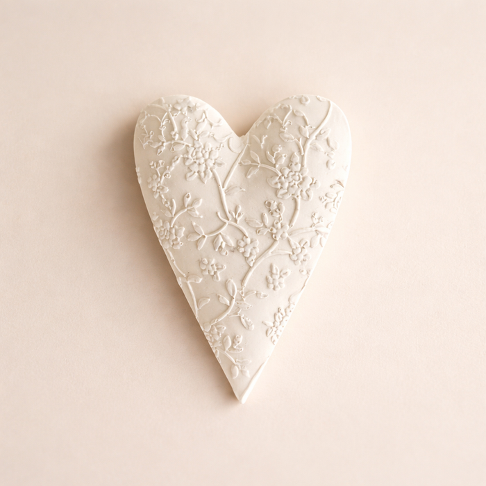 FY32 MOLDURA CORAZON HOJITAS ANI ARTS 9CM