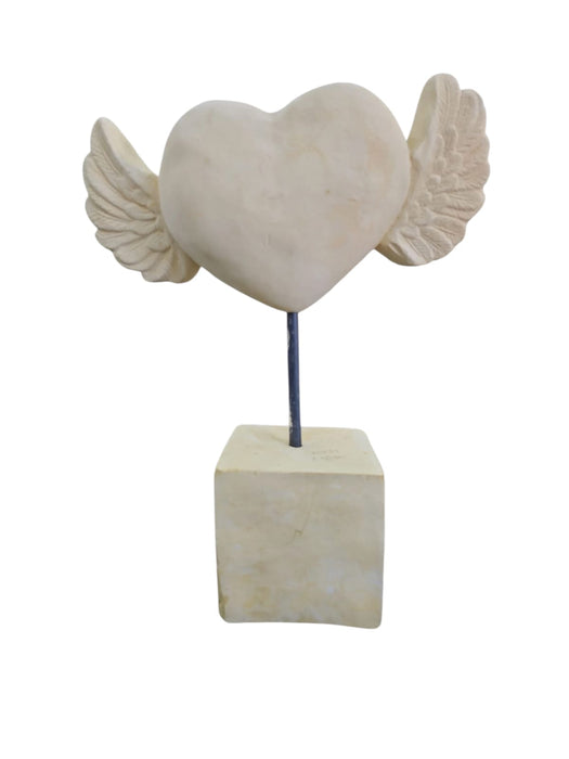 CZ0131 CORAZON CON BASE ALAS ARRIBA 28CM
